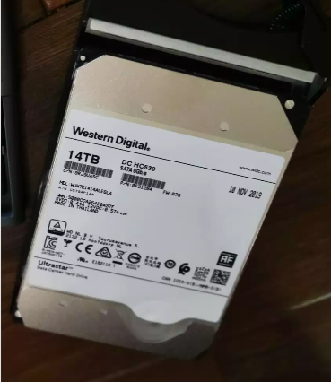 西数14T sata WUH721414ALE6L4企业级机械硬盘